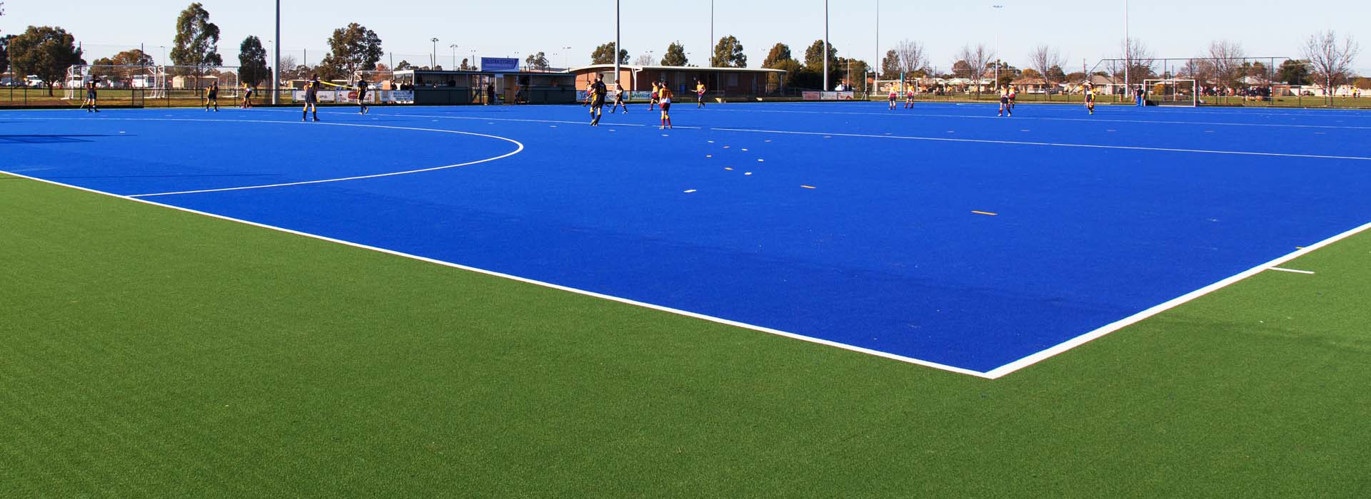 HIGH PERFORMANCE ARTIFICIAL TURF FOR HOCKEY