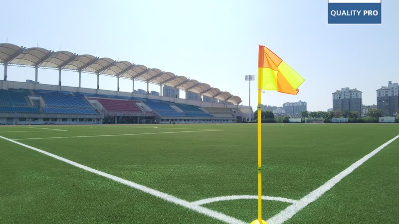 Campo de FIFA Quality Pro en el Centro Deportivo del Condado de Dingyuan, China