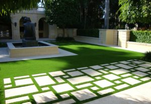 CCGrass, Cortar el césped para que quepa entre los adoquines