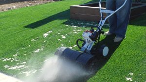 CCGrass, cepillo eléctrico para pasto sintético