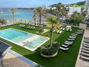 17-Grass Sintético para áreas de Piscinas Comerciales