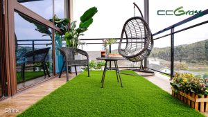 8-Ideas Acogedoras para Balcones con Pasto Sintético