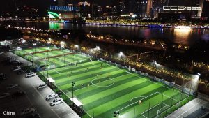Campos de césped artificial para fútbol 5 y fútbol 7 en un centro deportivo