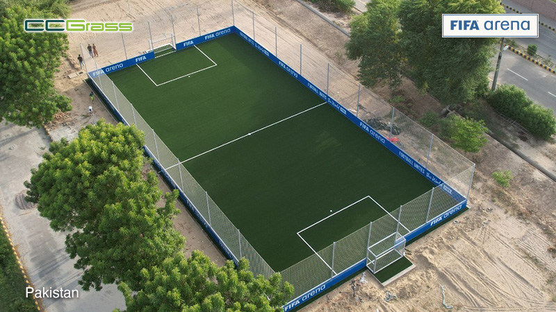 Cancha FIFA Arena en Pakistán con césped artificial sin relleno LEAP de CCGrass