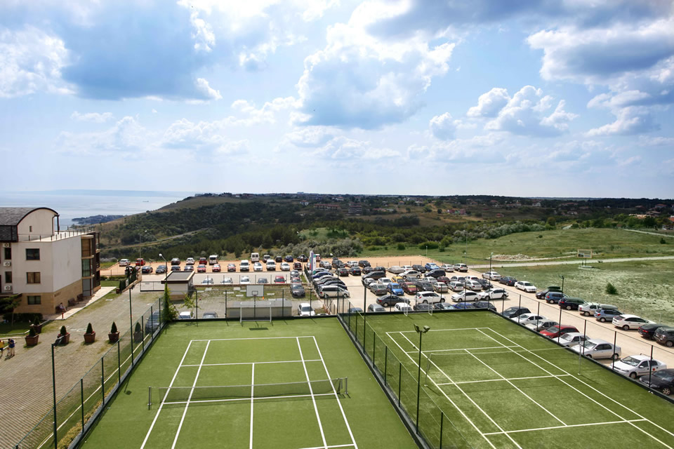 terrain de tennis en gazon synthétique video