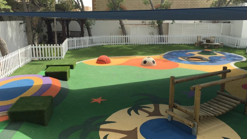 How to choose artificial grass for kindergarten?