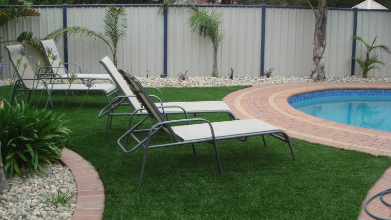 4 Points you can do to make your artificial grass standing straight again