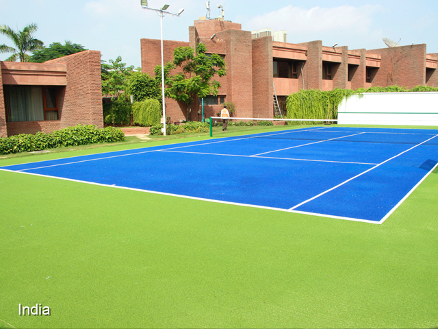 CCGrass, Outstanding blue with vibrant green synthetic tennis court