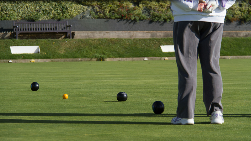 Synthetic bowling green