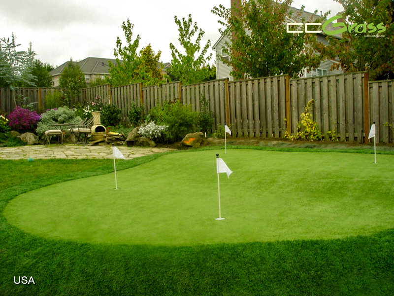Custom Backyard Putting Green
